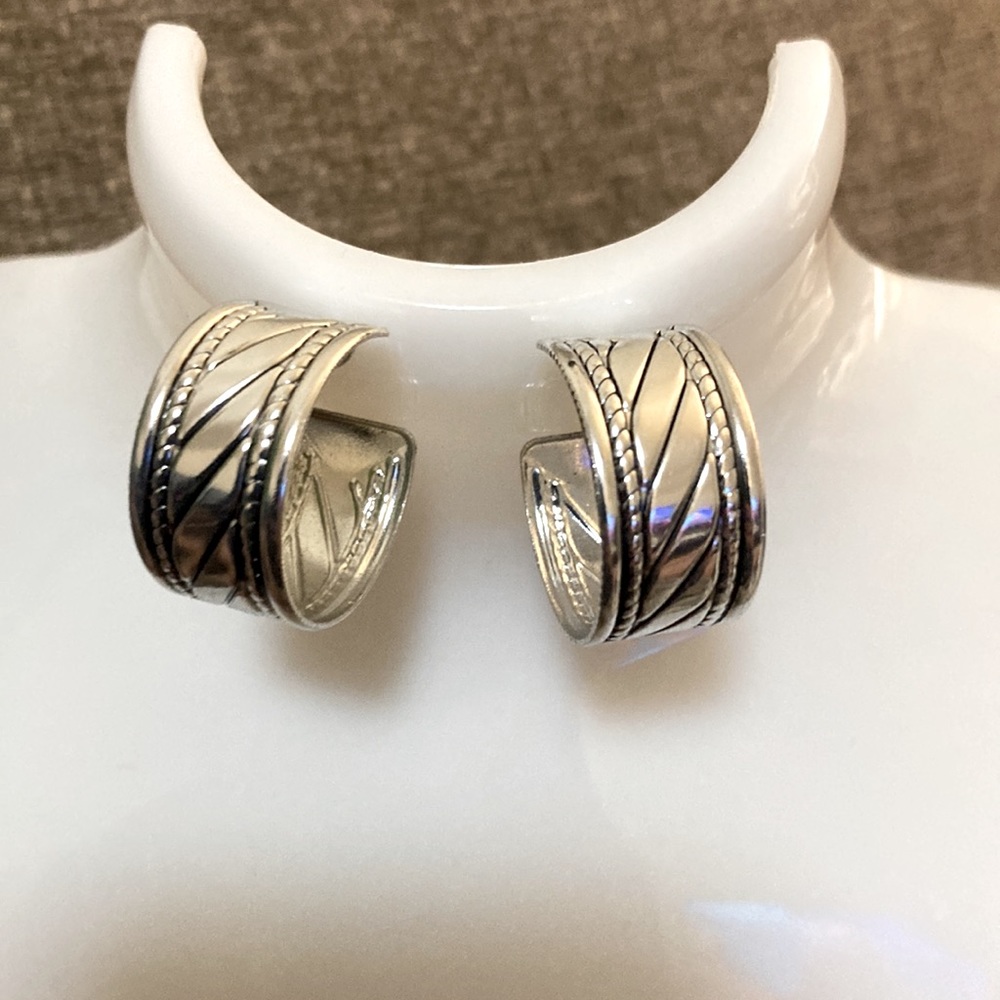 Silver earrings - Picture 3 of 3